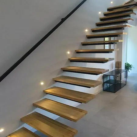 Wilga House * 皮拉